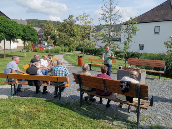 Sängervereinigung Rheingold zu Besuch im Heimauer Park – Bürgermeister Dr. Frank Schmidt gab interessante Einblicke in die Geschichte Löhnbergs
